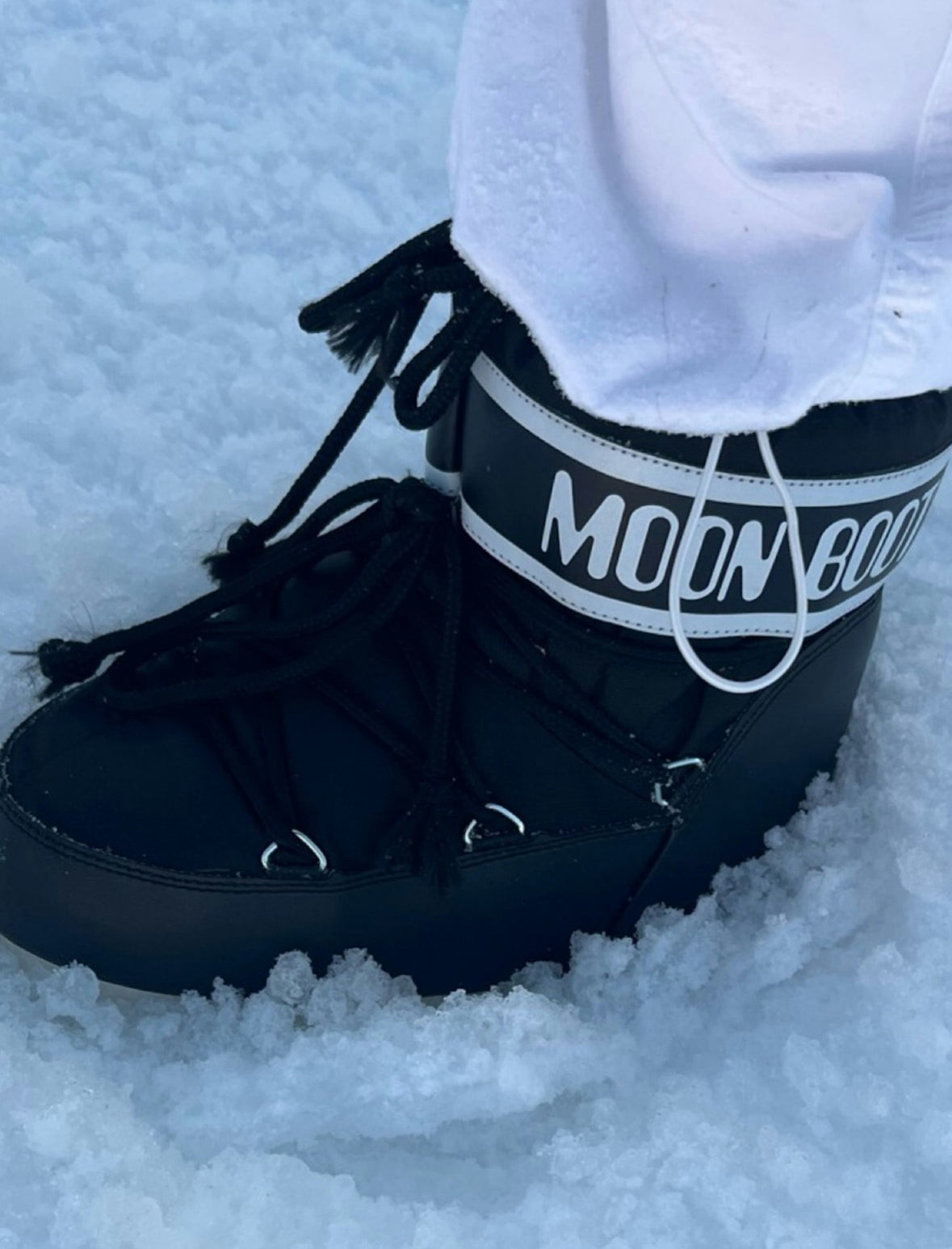 Moon boot minis